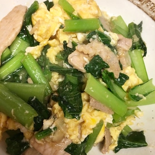 ピリ辛豚肉と小松菜の卵炒め